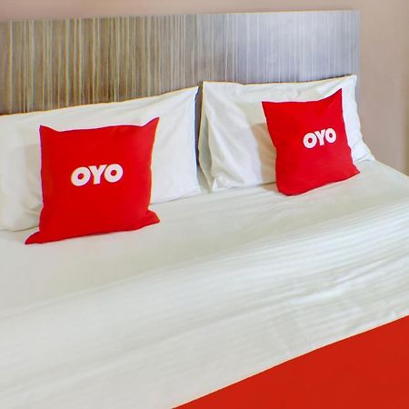 Oyo 89985 Js Hotel Johor Bahru Exteriör bild