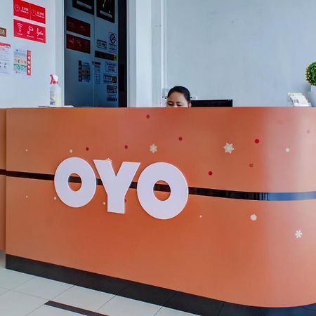 Oyo 89985 Js Hotel Johor Bahru Exteriör bild