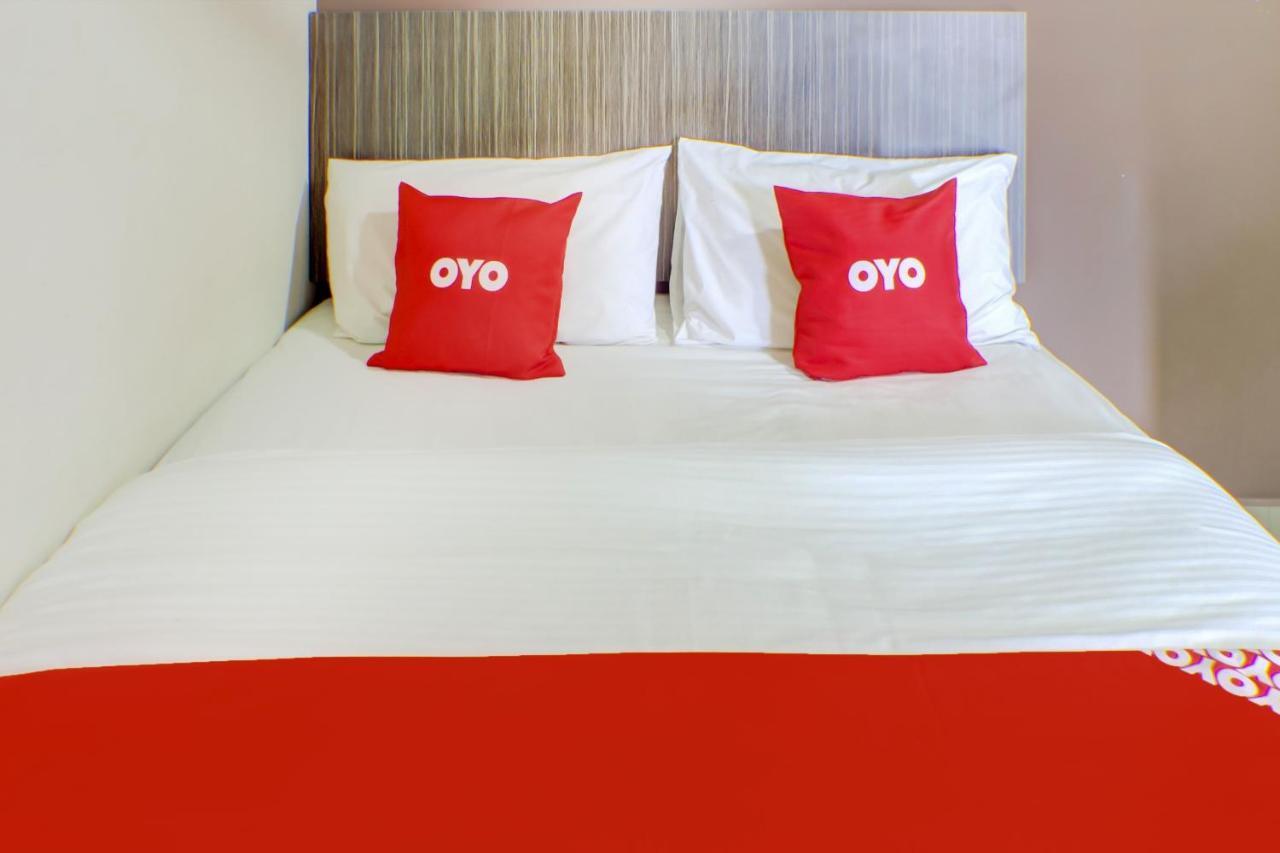 Oyo 89985 Js Hotel Johor Bahru Exteriör bild