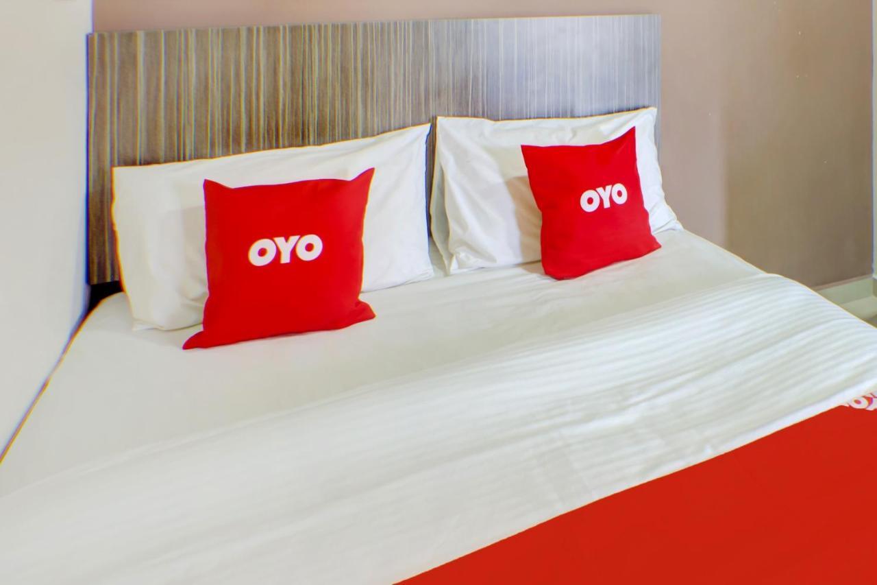 Oyo 89985 Js Hotel Johor Bahru Exteriör bild