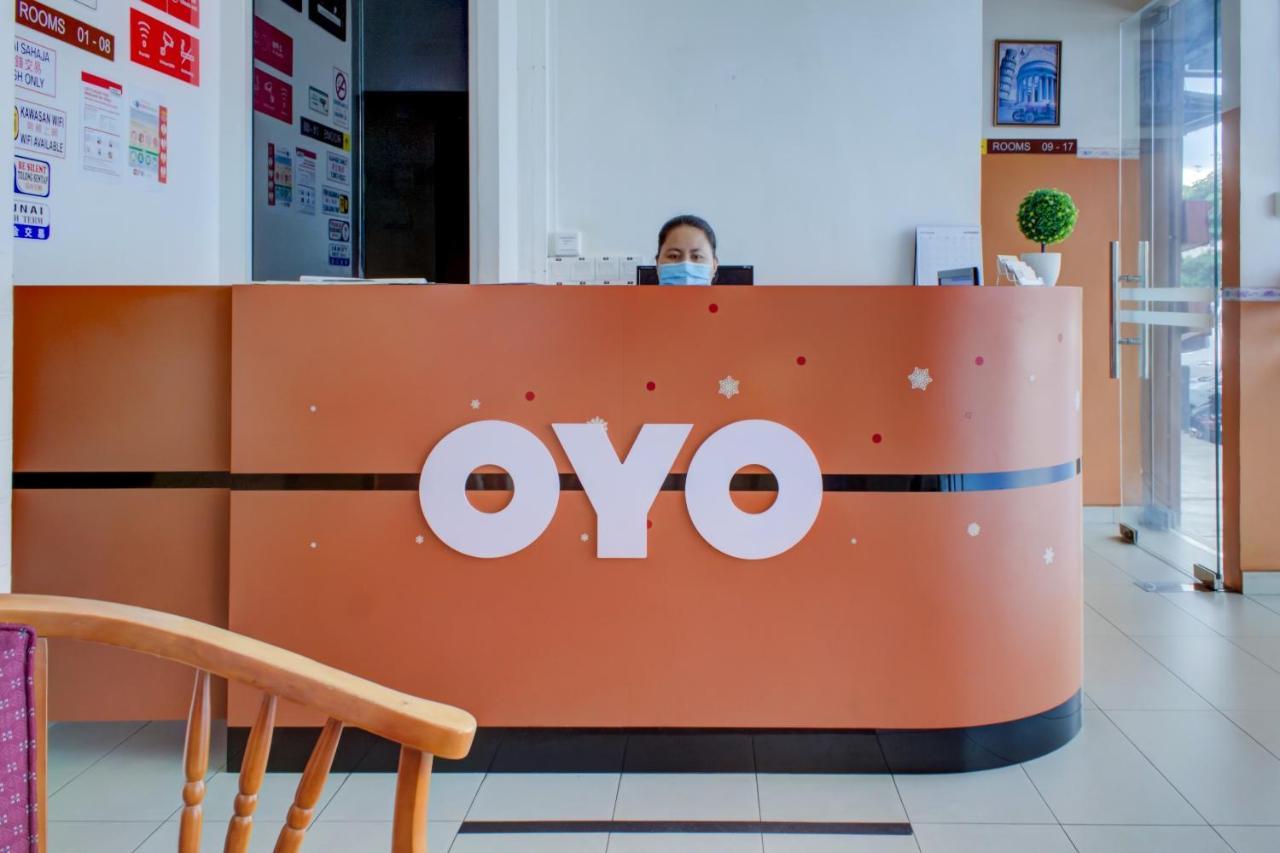 Oyo 89985 Js Hotel Johor Bahru Exteriör bild