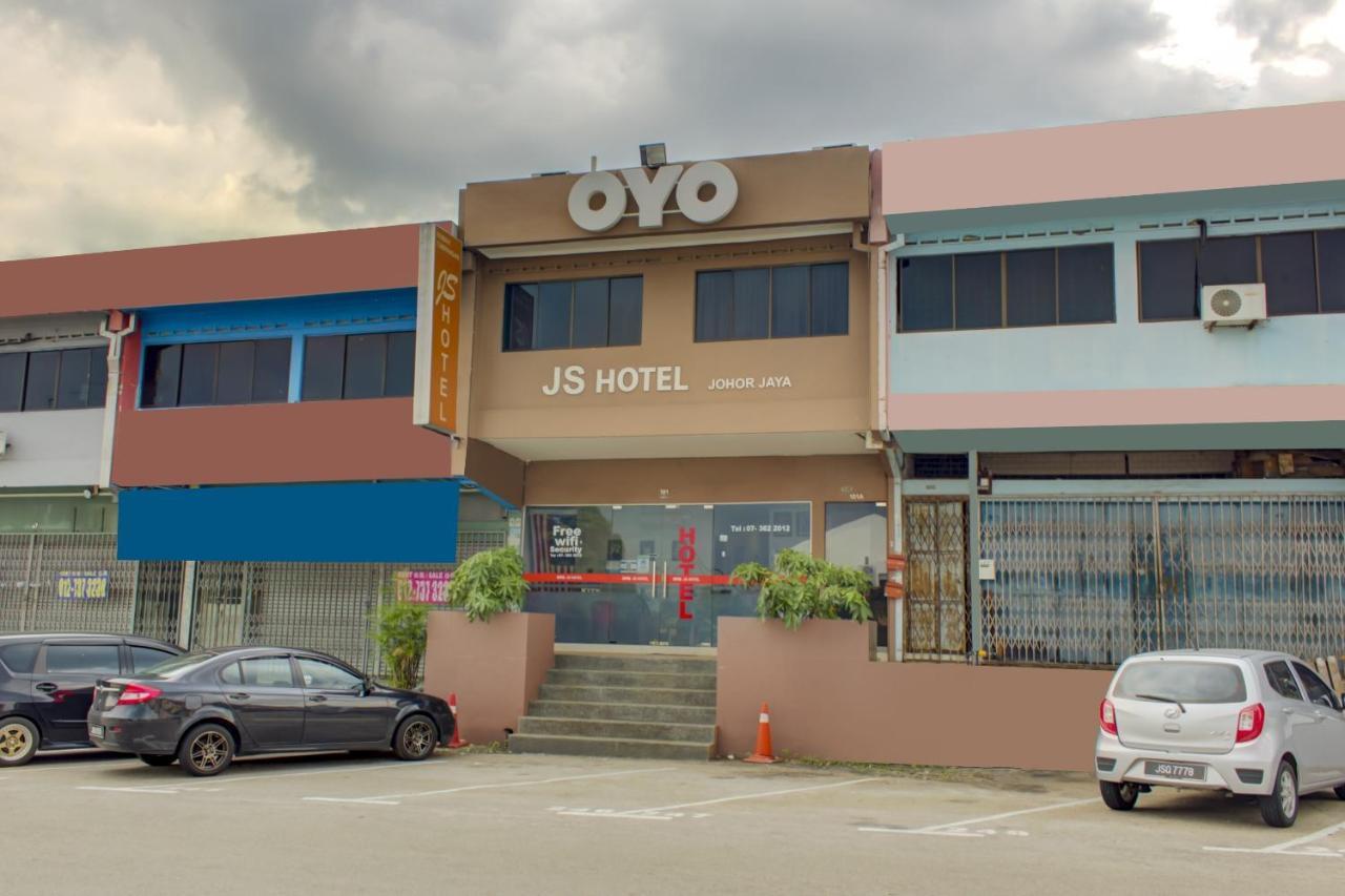 Oyo 89985 Js Hotel Johor Bahru Exteriör bild